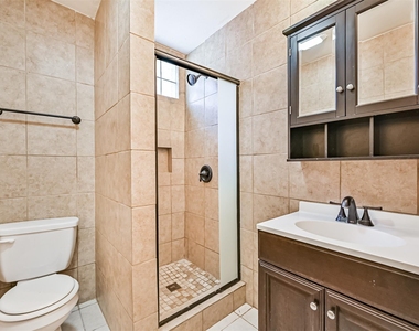 1007 Plum Street - Photo Thumbnail 5