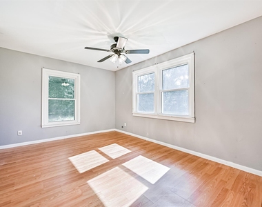 1007 Plum Street - Photo Thumbnail 12