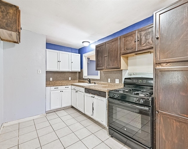 1007 Plum Street - Photo Thumbnail 4