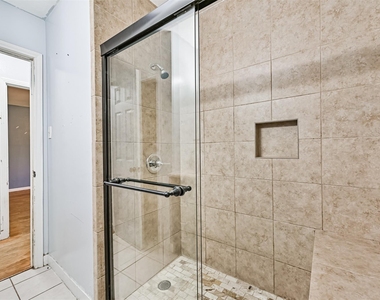 1007 Plum Street - Photo Thumbnail 9
