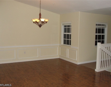 1295 Henley Street - Photo Thumbnail 6