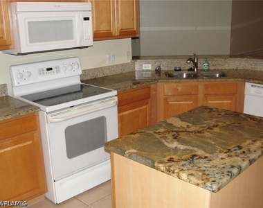 1295 Henley Street - Photo Thumbnail 2