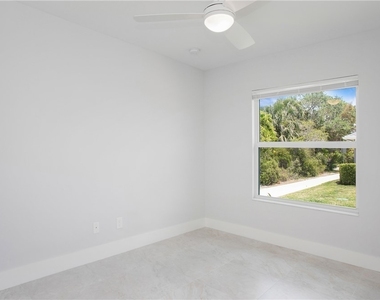 27304 Dortch Avenue - Photo Thumbnail 5