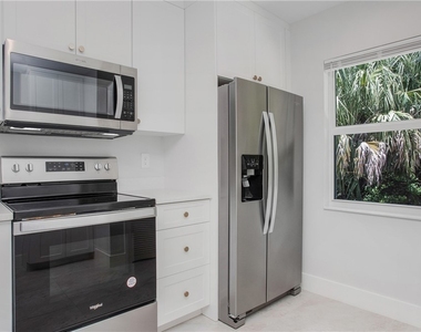 27304 Dortch Avenue - Photo Thumbnail 9