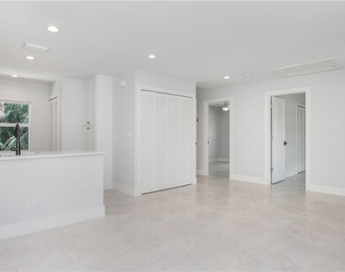 27304 Dortch Avenue - Photo Thumbnail 2