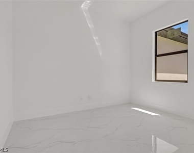 3315 Sunshine Boulevard N - Photo Thumbnail 15