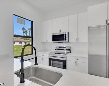 3315 Sunshine Boulevard N - Photo Thumbnail 12