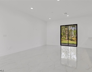 3315 Sunshine Boulevard N - Photo Thumbnail 6