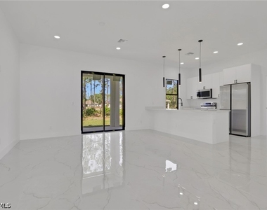 3315 Sunshine Boulevard N - Photo Thumbnail 7