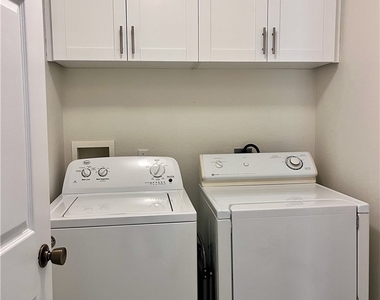 6920 Huntington Lakes Circle - Photo Thumbnail 9