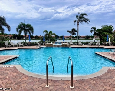 6920 Huntington Lakes Circle - Photo Thumbnail 15