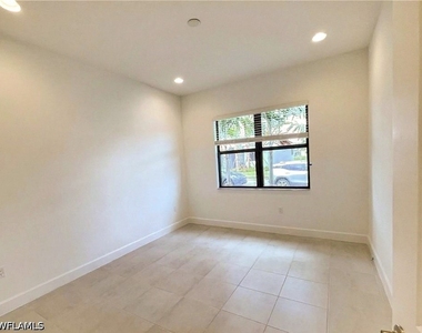 20914 Thistle Leaf Lane - Photo Thumbnail 10