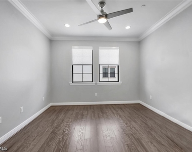 16374 Viansa Way - Photo Thumbnail 15