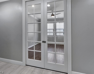 16374 Viansa Way - Photo Thumbnail 13