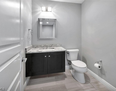 16374 Viansa Way - Photo Thumbnail 23