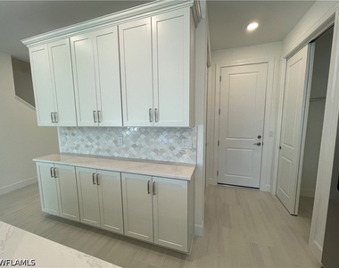 4101 Sonoma Oaks Circle - Photo Thumbnail 7