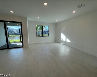 4101 Sonoma Oaks Circle - Photo Thumbnail 12