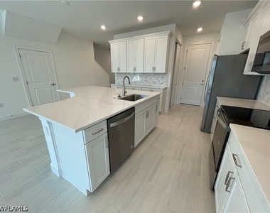 4101 Sonoma Oaks Circle - Photo Thumbnail 6