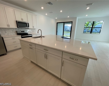 4101 Sonoma Oaks Circle - Photo Thumbnail 4