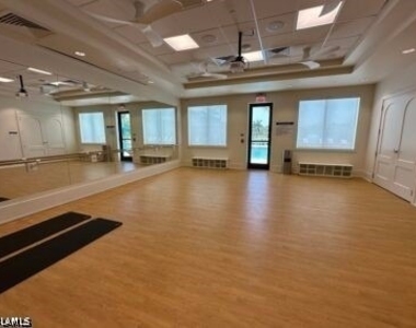 20202 Ainsley Street - Photo Thumbnail 39