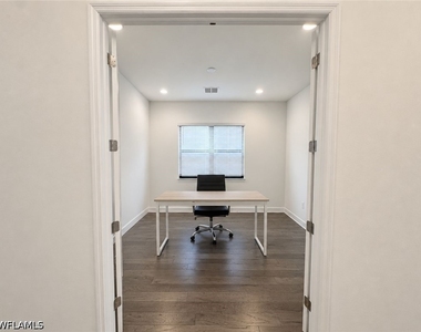 20202 Ainsley Street - Photo Thumbnail 14