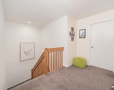 20 Pine Valley - Photo Thumbnail 27