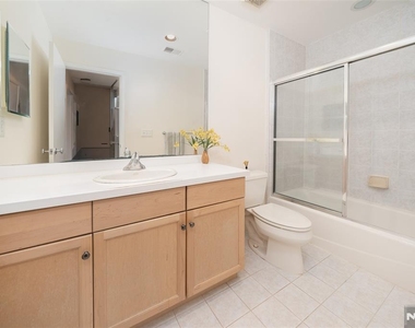 20 Pine Valley - Photo Thumbnail 25