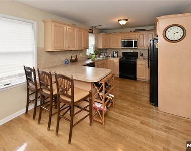 253 Madison - Photo Thumbnail 4