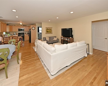 253 Madison - Photo Thumbnail 2
