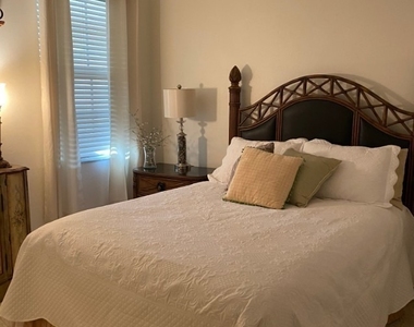3465 Laurel Greens Lane S - Photo Thumbnail 7