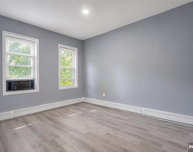 231 Palisade - Photo Thumbnail 3