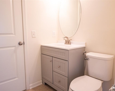 165 Roosevelt - Photo Thumbnail 5