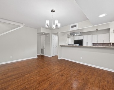 1114 Augusta Drive - Photo Thumbnail 15