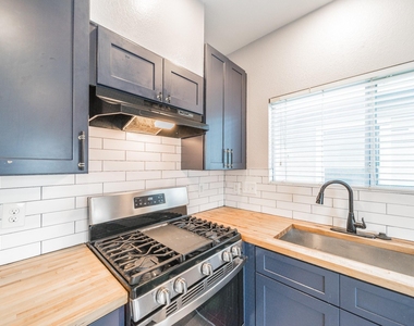 11821 Jelicoe Drive - Photo Thumbnail 3