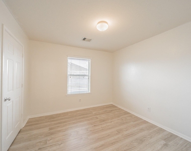 11821 Jelicoe Drive - Photo Thumbnail 11