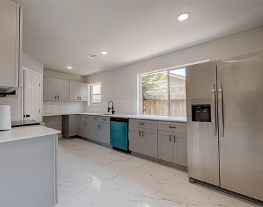 12055 Fairpoint Drive - Photo Thumbnail 33