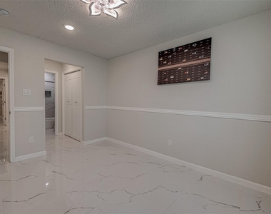 12055 Fairpoint Drive - Photo Thumbnail 20