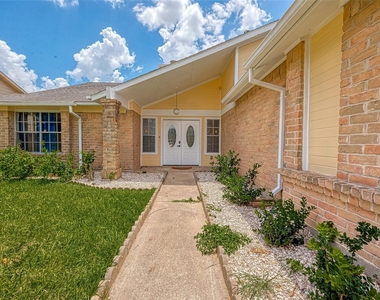 12055 Fairpoint Drive - Photo Thumbnail 3