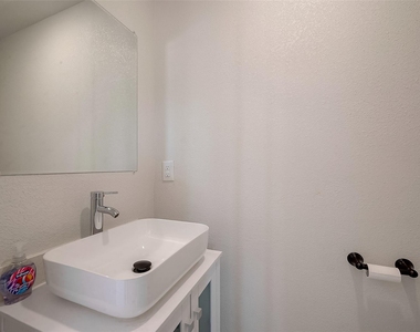 12055 Fairpoint Drive - Photo Thumbnail 38