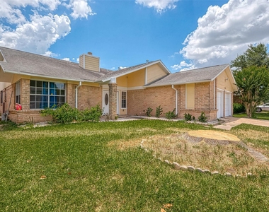 12055 Fairpoint Drive - Photo Thumbnail 1