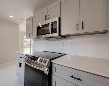 12055 Fairpoint Drive - Photo Thumbnail 36