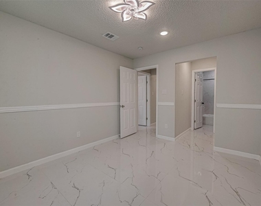 12055 Fairpoint Drive - Photo Thumbnail 21