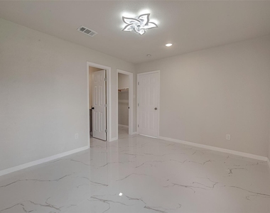 12055 Fairpoint Drive - Photo Thumbnail 26