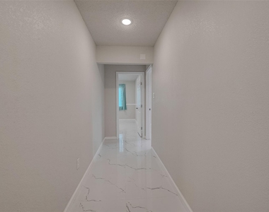 12055 Fairpoint Drive - Photo Thumbnail 23