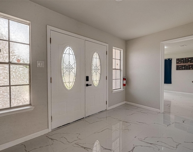 12055 Fairpoint Drive - Photo Thumbnail 5