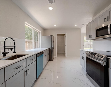 12055 Fairpoint Drive - Photo Thumbnail 34
