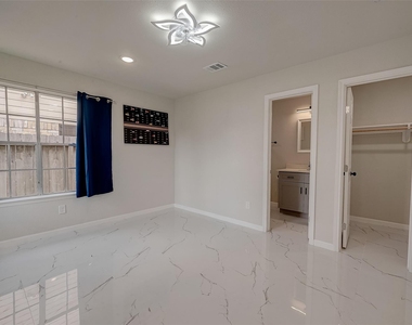 12055 Fairpoint Drive - Photo Thumbnail 25