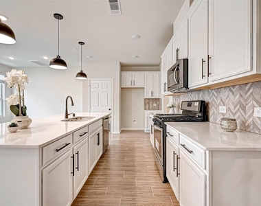 10311 Harmon Smith Drive - Photo Thumbnail 7