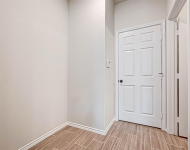10311 Harmon Smith Drive - Photo Thumbnail 21