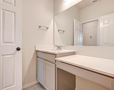 10311 Harmon Smith Drive - Photo Thumbnail 33